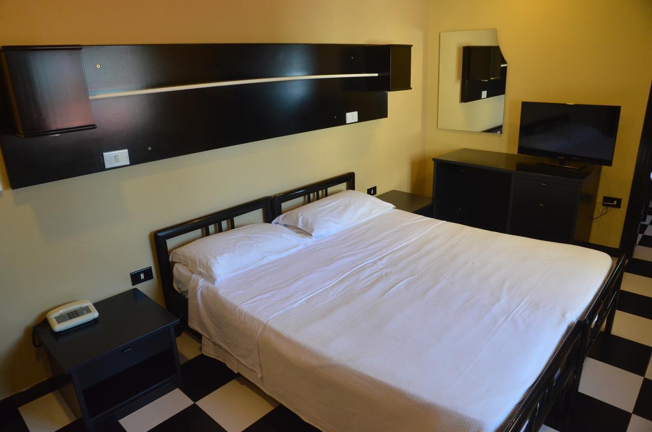 La Nuova Quercia Hotel Belpasso Eksteriør billede